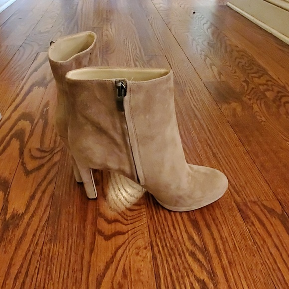 Via Spiga "Bettie" Taupe Suede Platform Bootie NEW - Picture 4 of 5